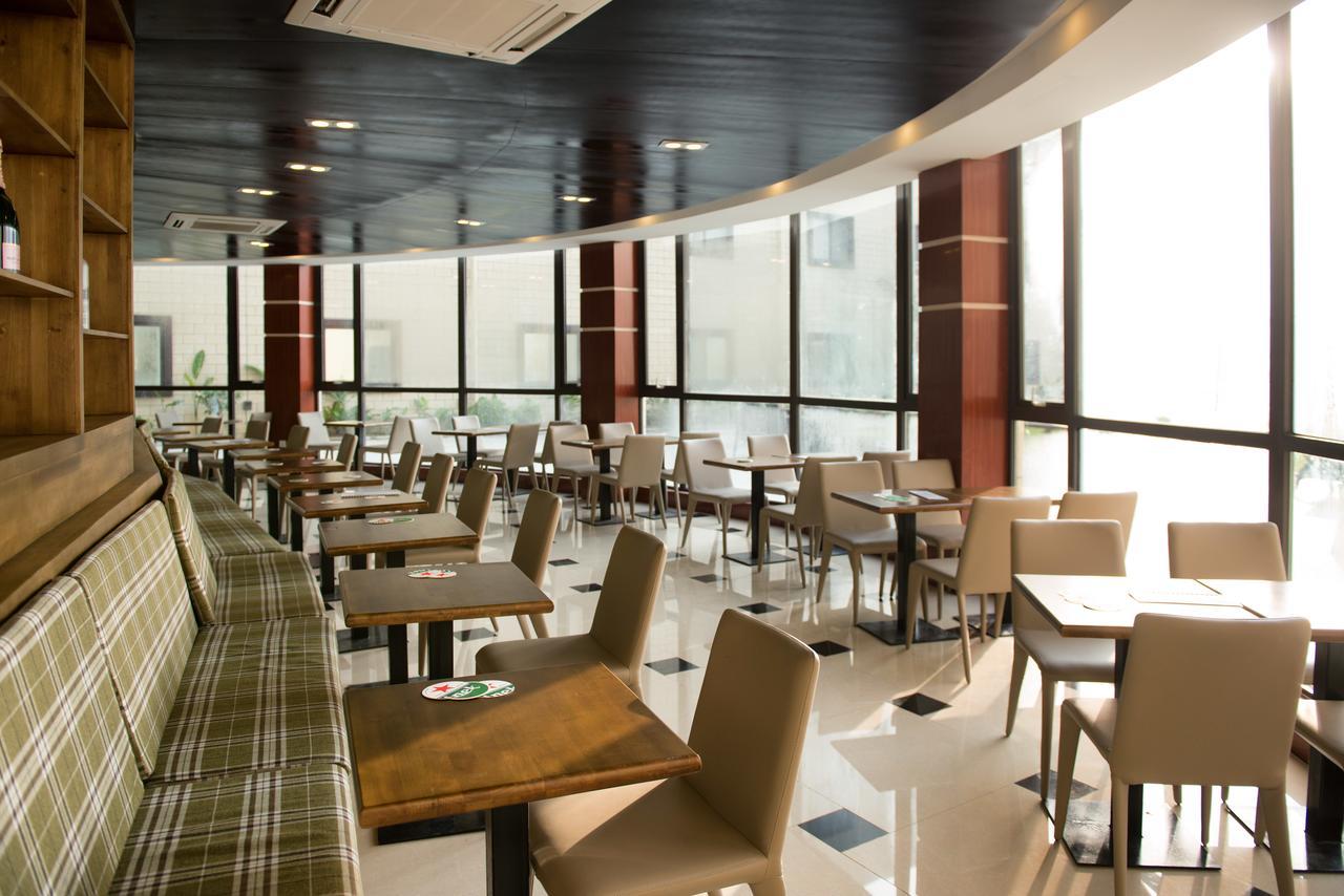 The Farmington Hotel Harbel Bagian luar foto
