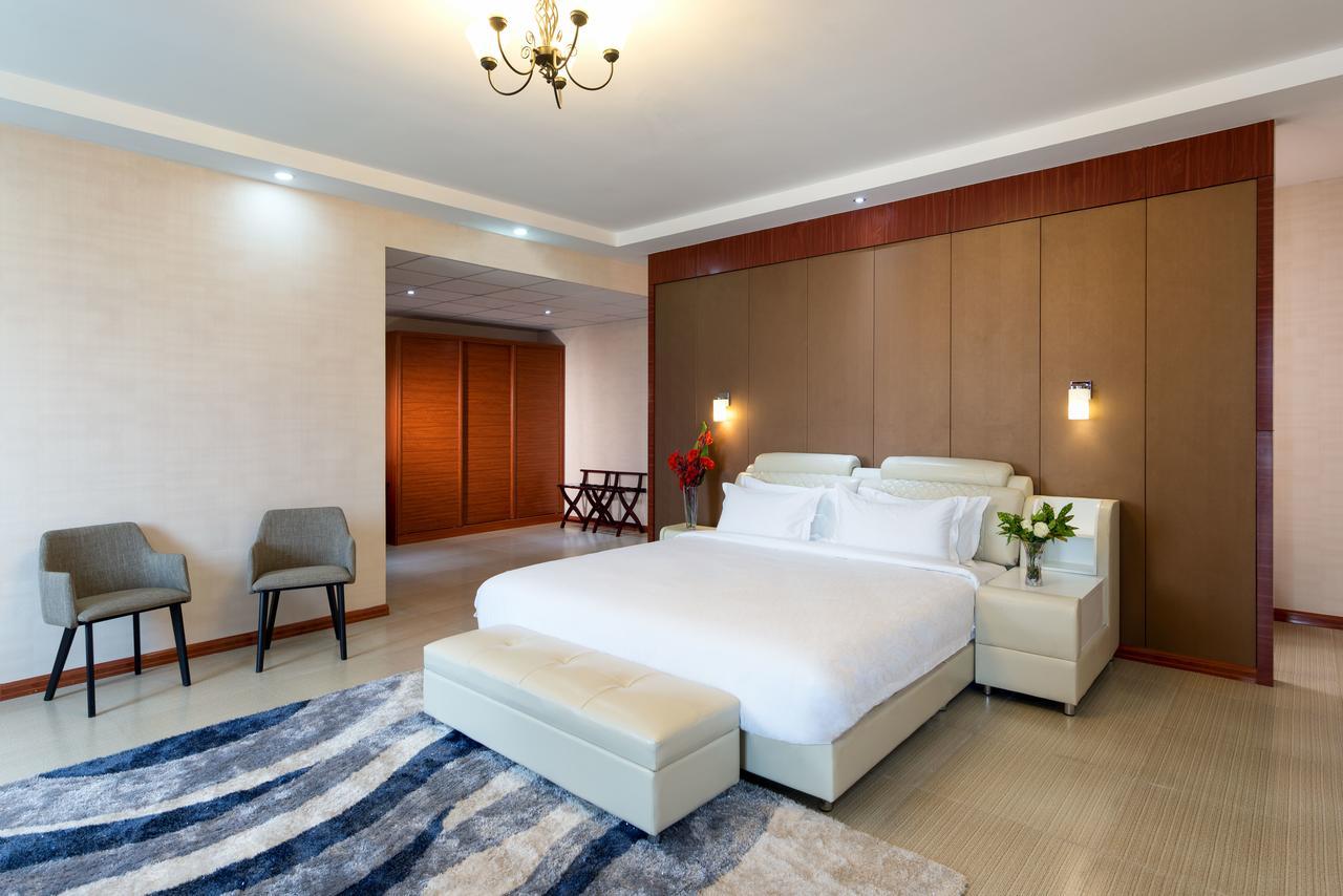 The Farmington Hotel Harbel Bagian luar foto