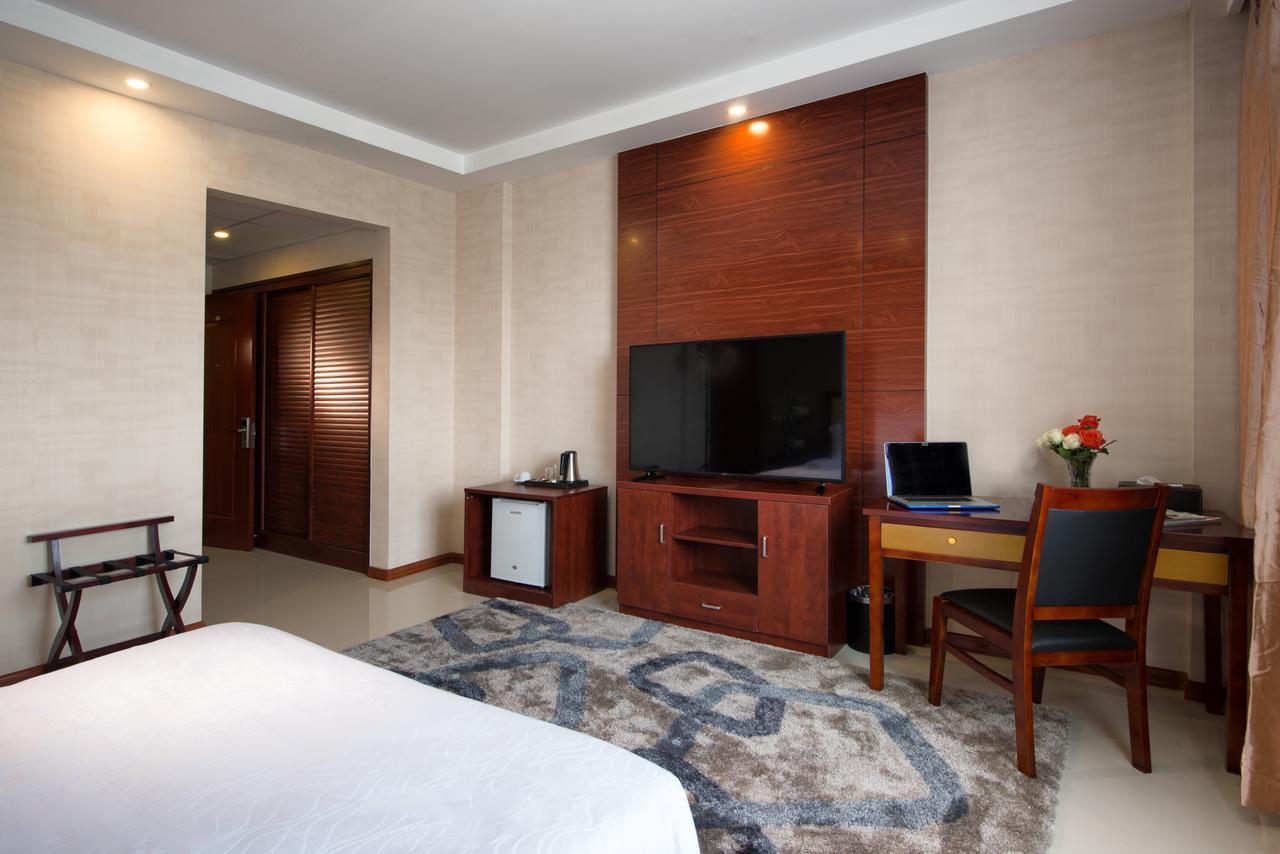 The Farmington Hotel Harbel Bagian luar foto